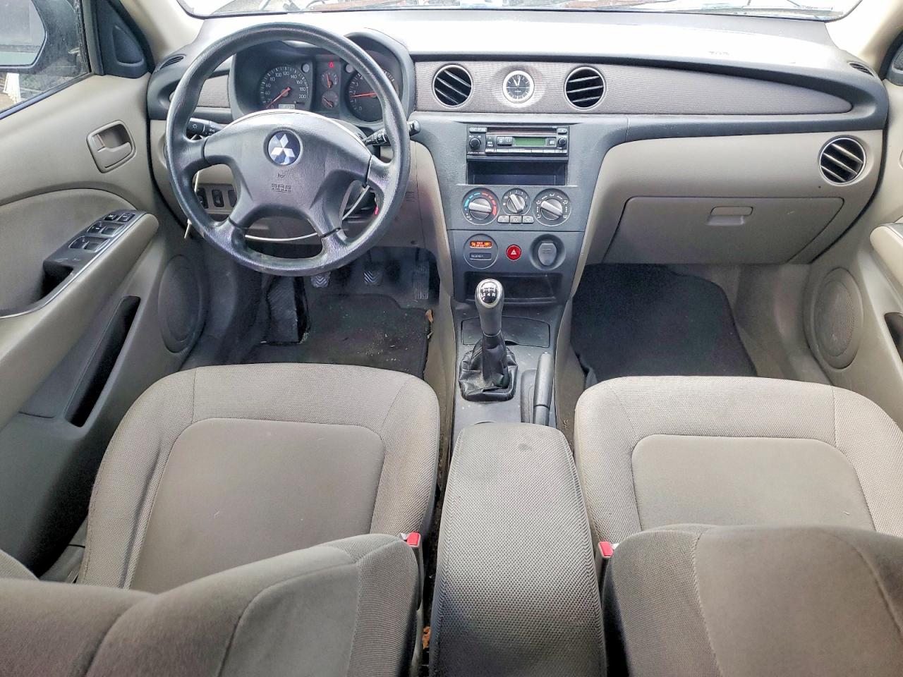 2005 MITSUBISHI OUTLANDER LS photo 8