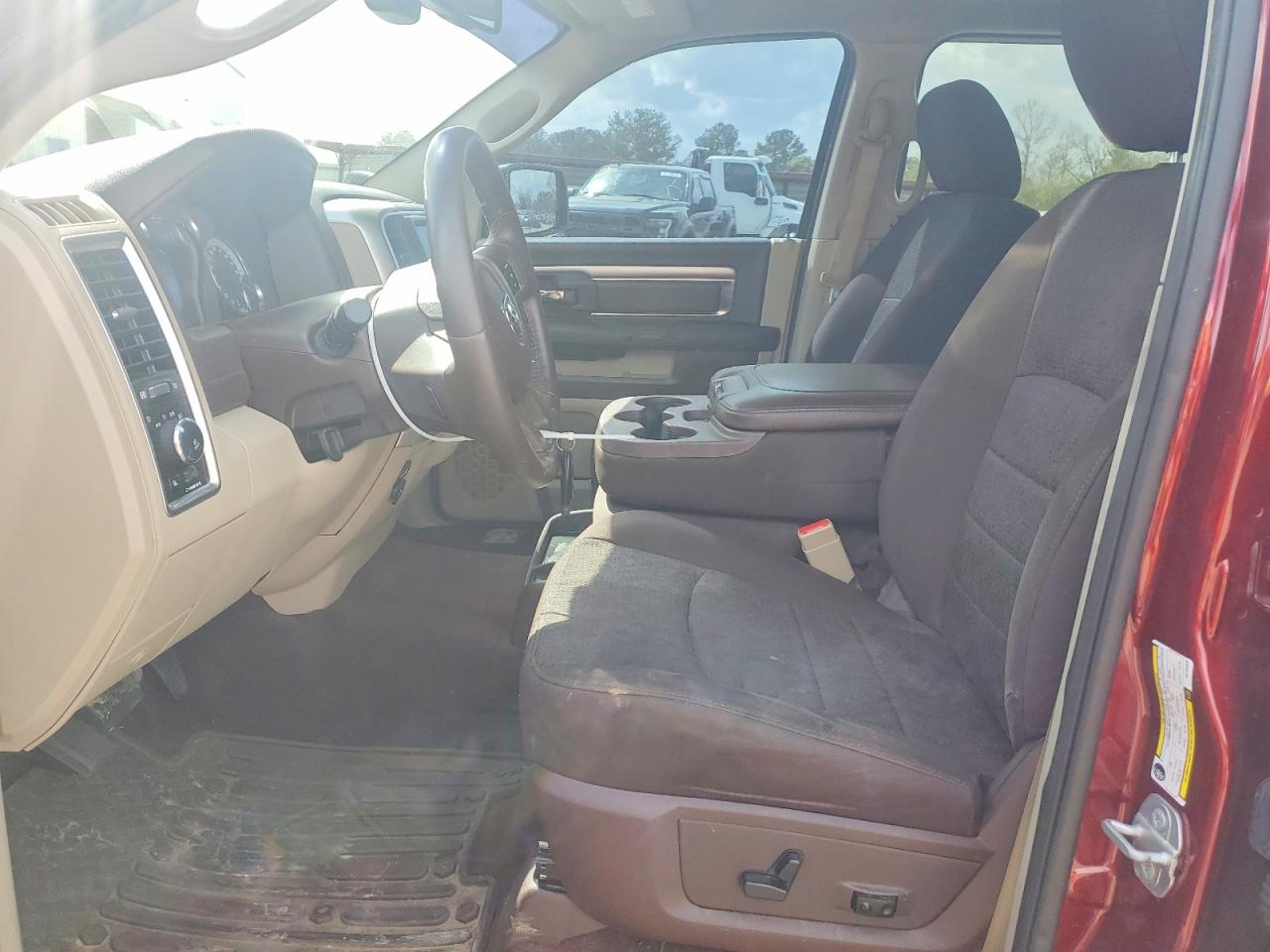 2018 RAM 1500 SLT photo 13