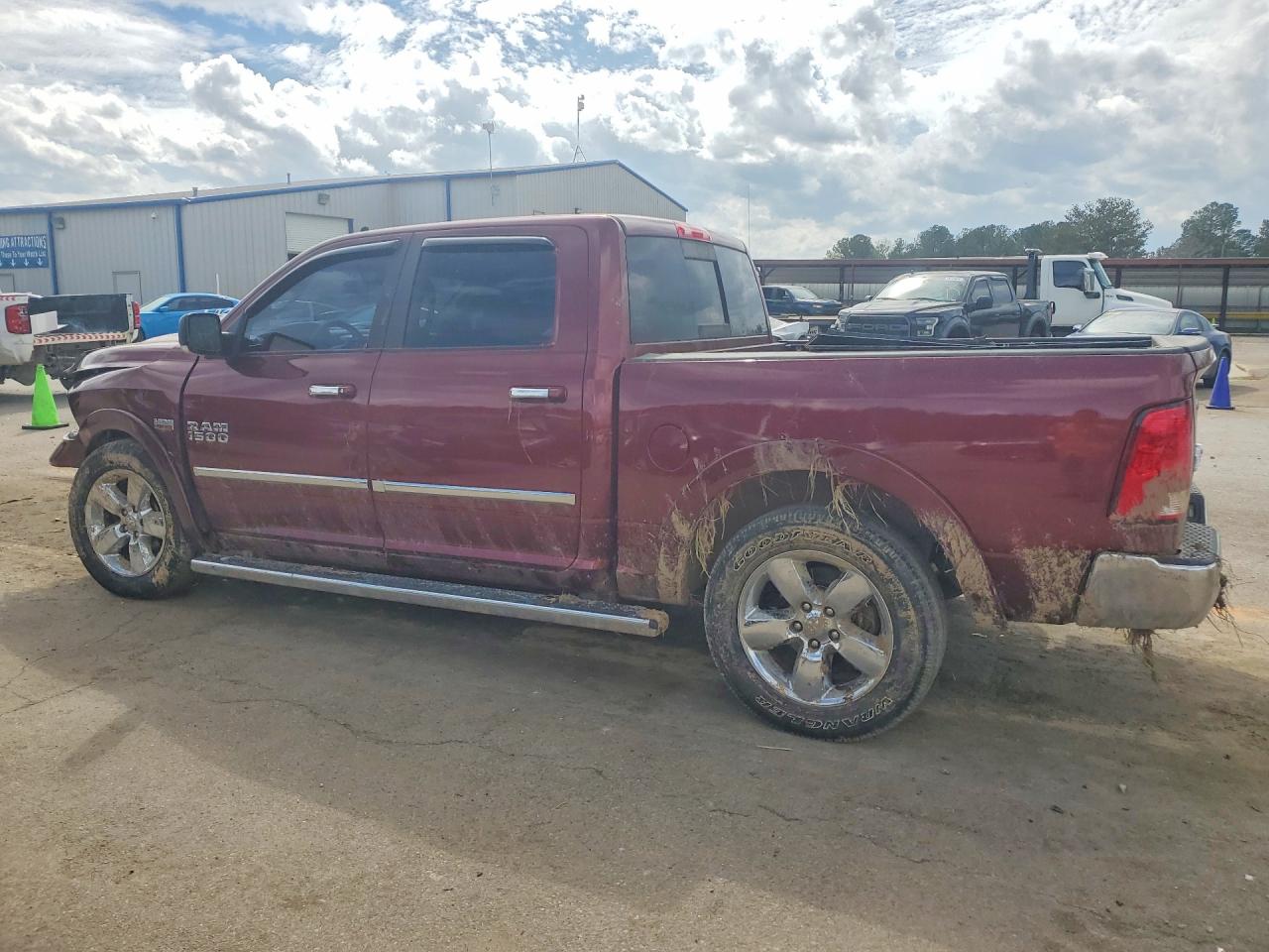 2018 RAM 1500 SLT photo 3
