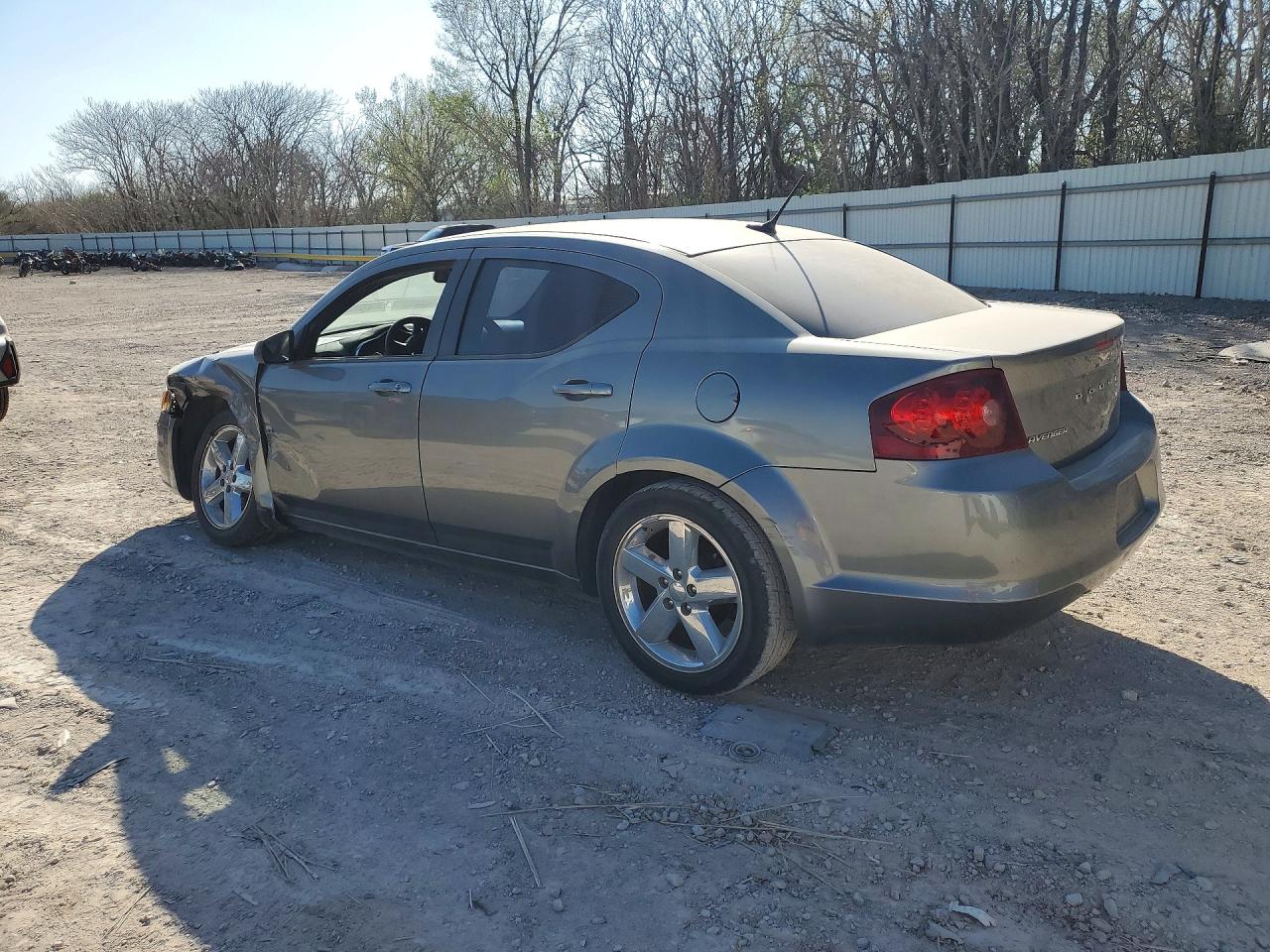 2013 DODGE AVENGER SE photo 3