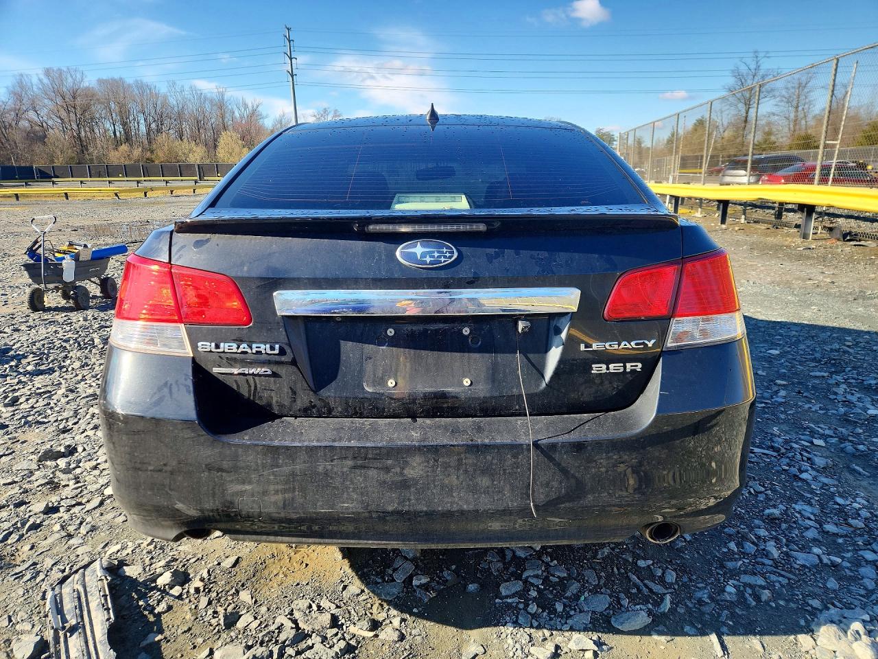 2011 SUBARU LEGACY 3.6R LIMITED photo 6
