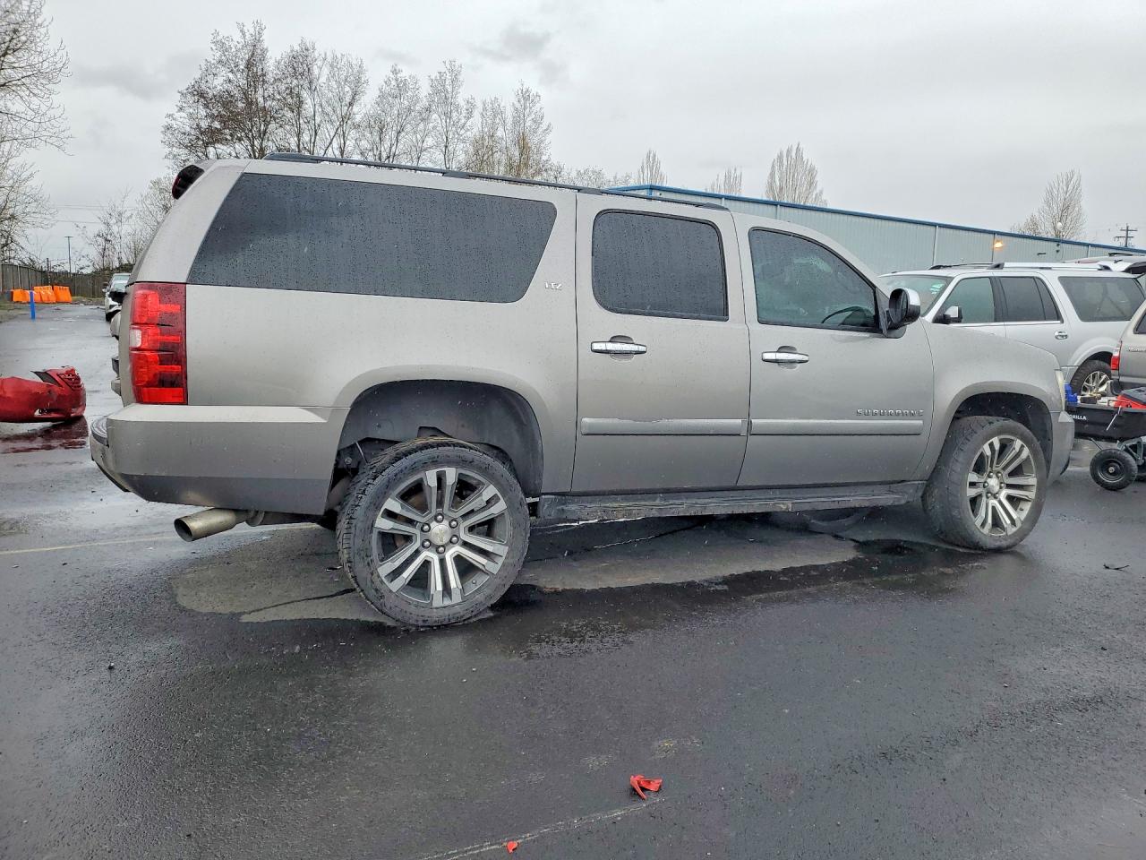 2008 CHEVROLET SUBURBAN C1500 LS photo 3