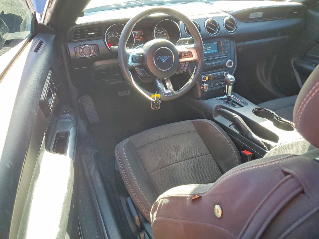 2016 FORD MUSTANG photo 29
