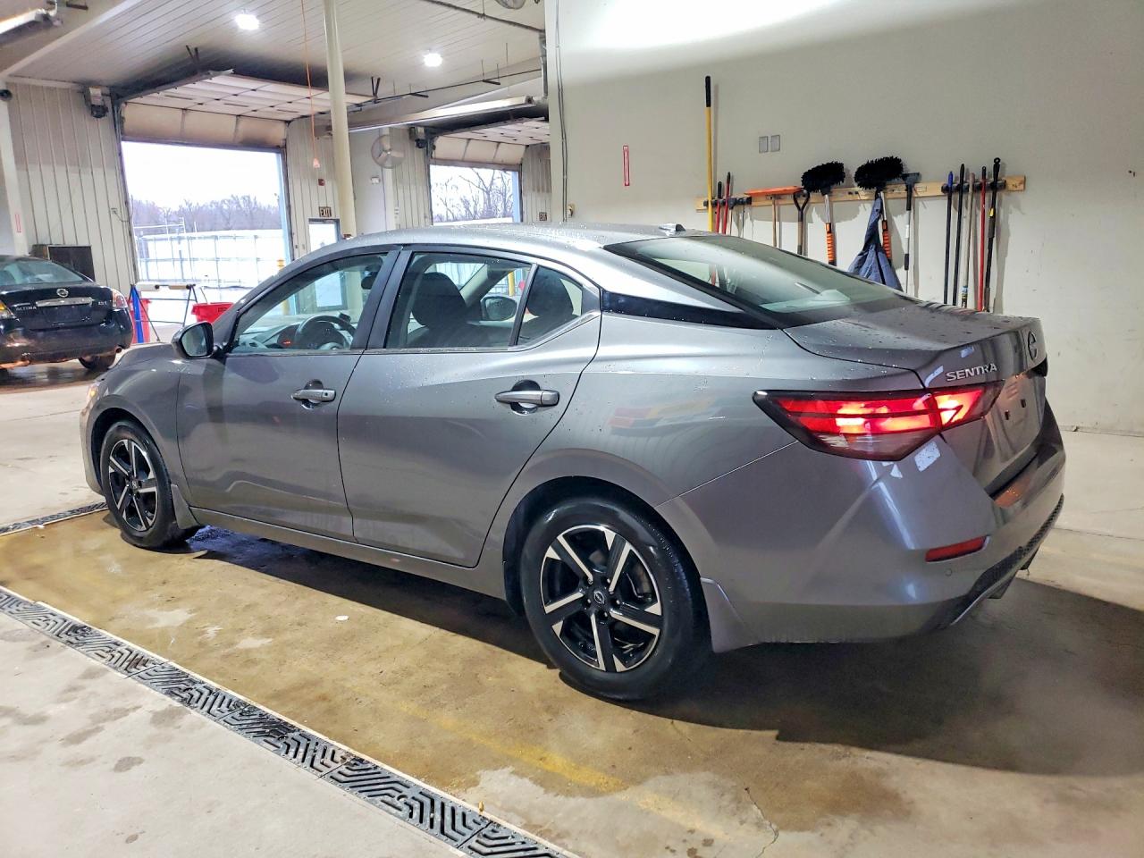 2025 NISSAN SENTRA SV photo 2