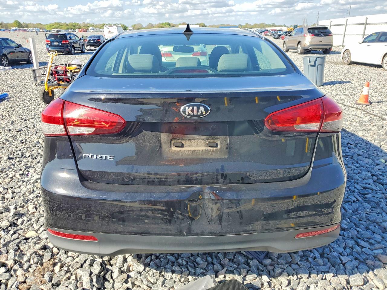 2018 KIA FORTE LX photo 6
