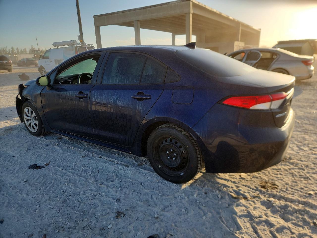 2023 TOYOTA COROLLA LE photo 3