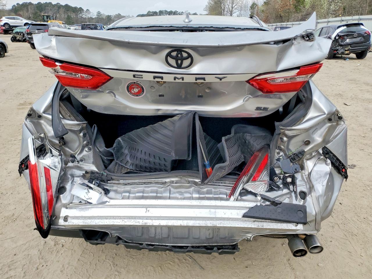 2019 TOYOTA CAMRY CE photo 11