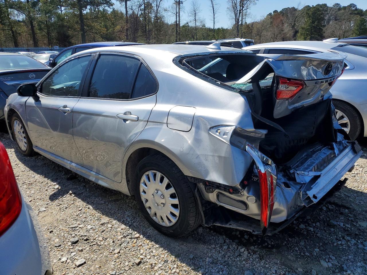 2019 TOYOTA CAMRY CE photo 3