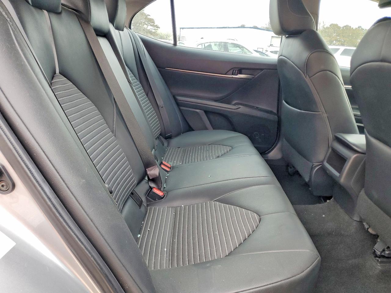 2019 TOYOTA CAMRY CE photo 19