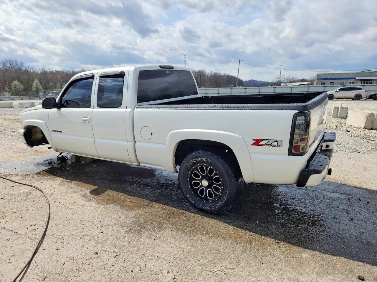 2004 CHEVROLET SILVERADO K1500 photo 3