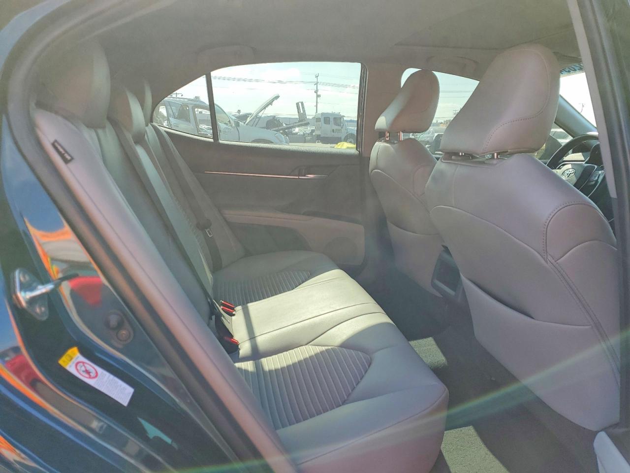 2018 TOYOTA CAMRY SE photo 10