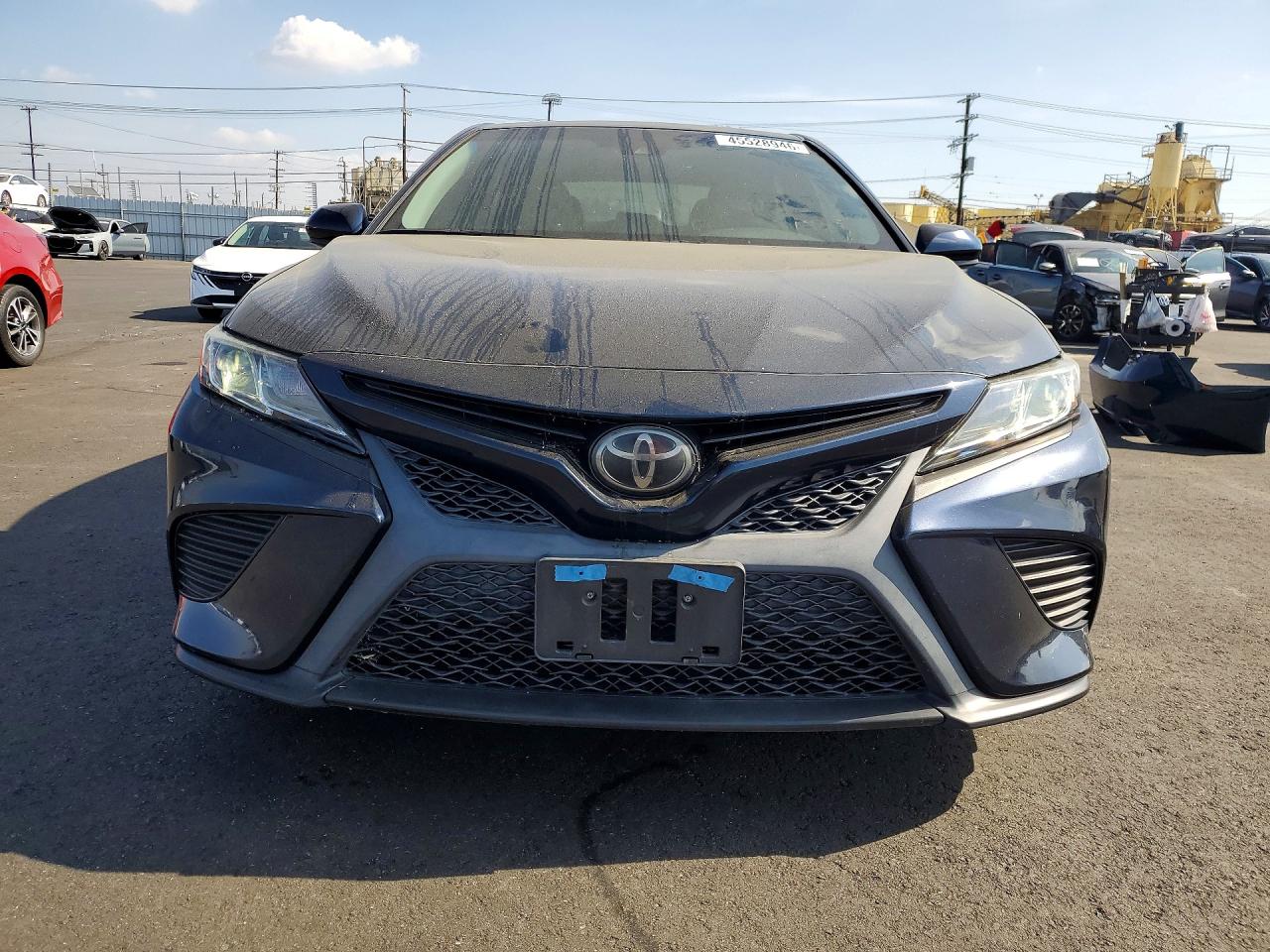 2018 TOYOTA CAMRY SE photo 5