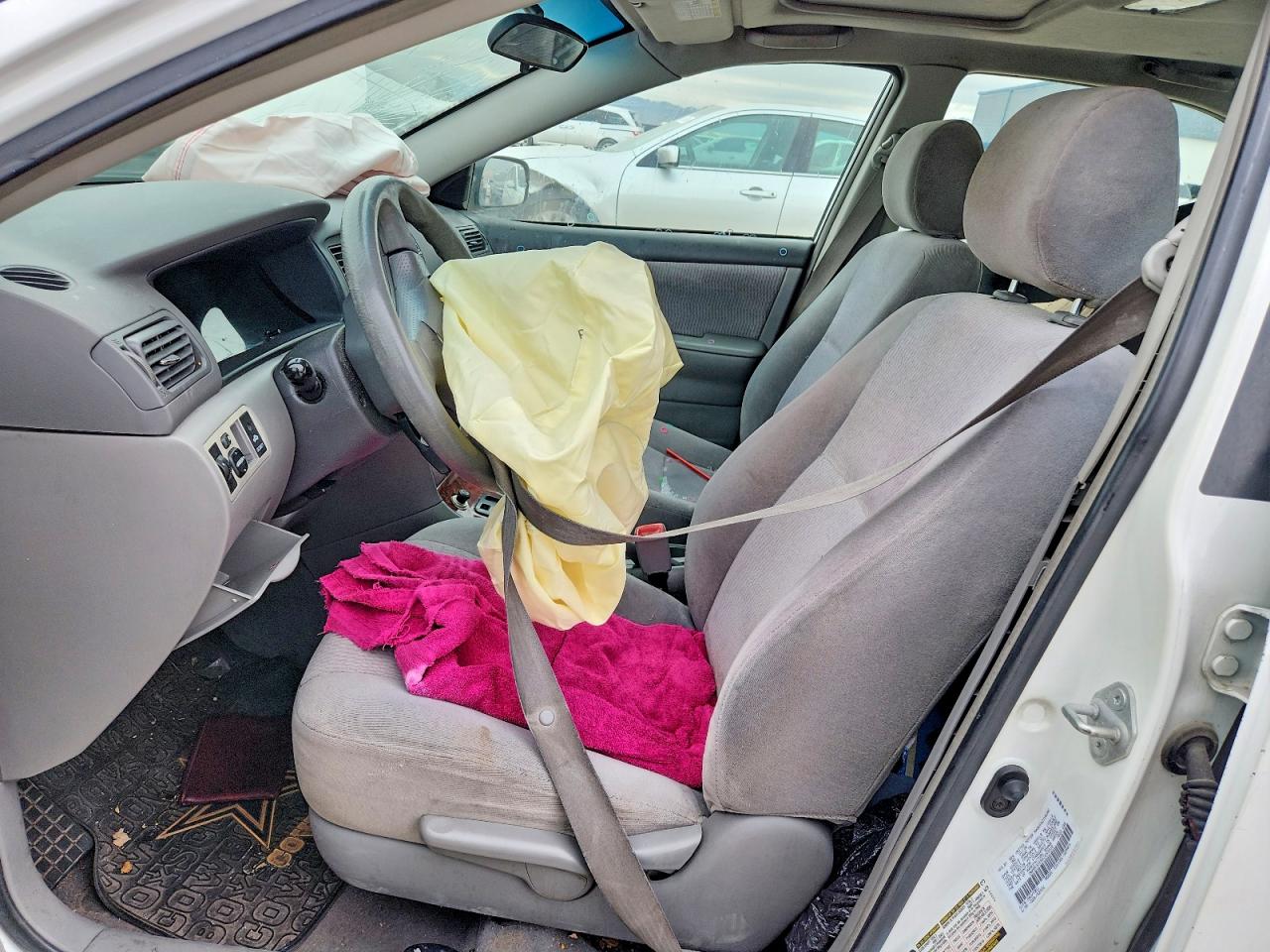 2006 TOYOTA COROLLA LE photo 7