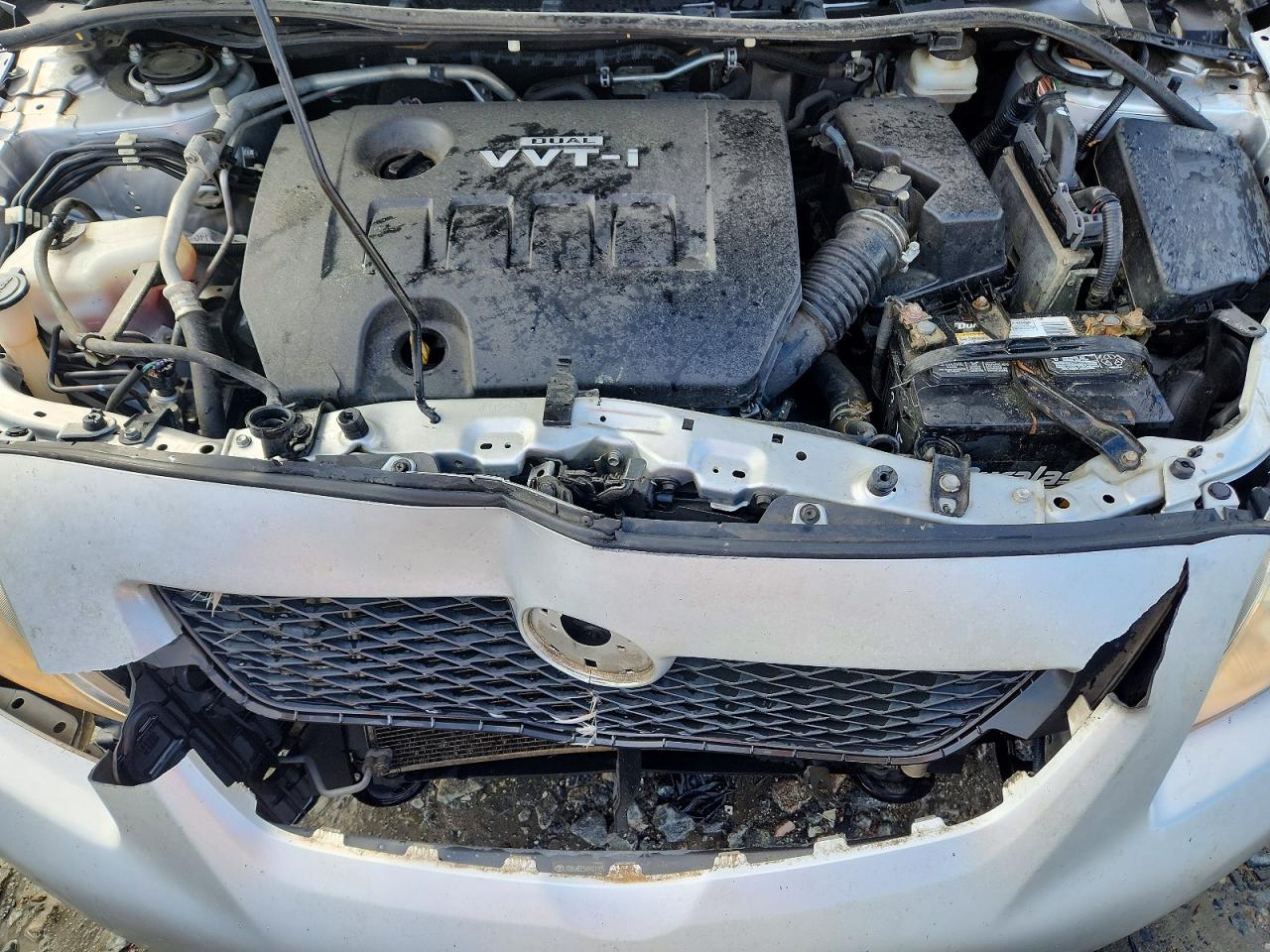 2010 TOYOTA COROLLA LE photo 11