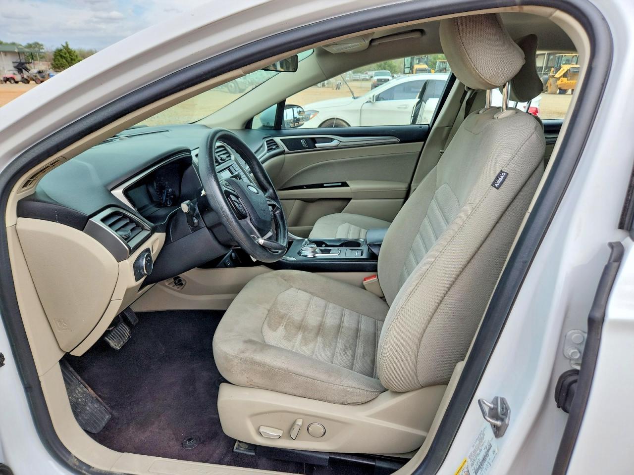 2017 FORD FUSION SE photo 13
