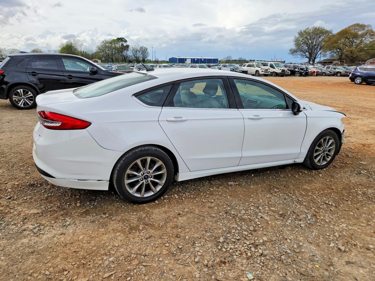 2017 FORD FUSION SE photo 5