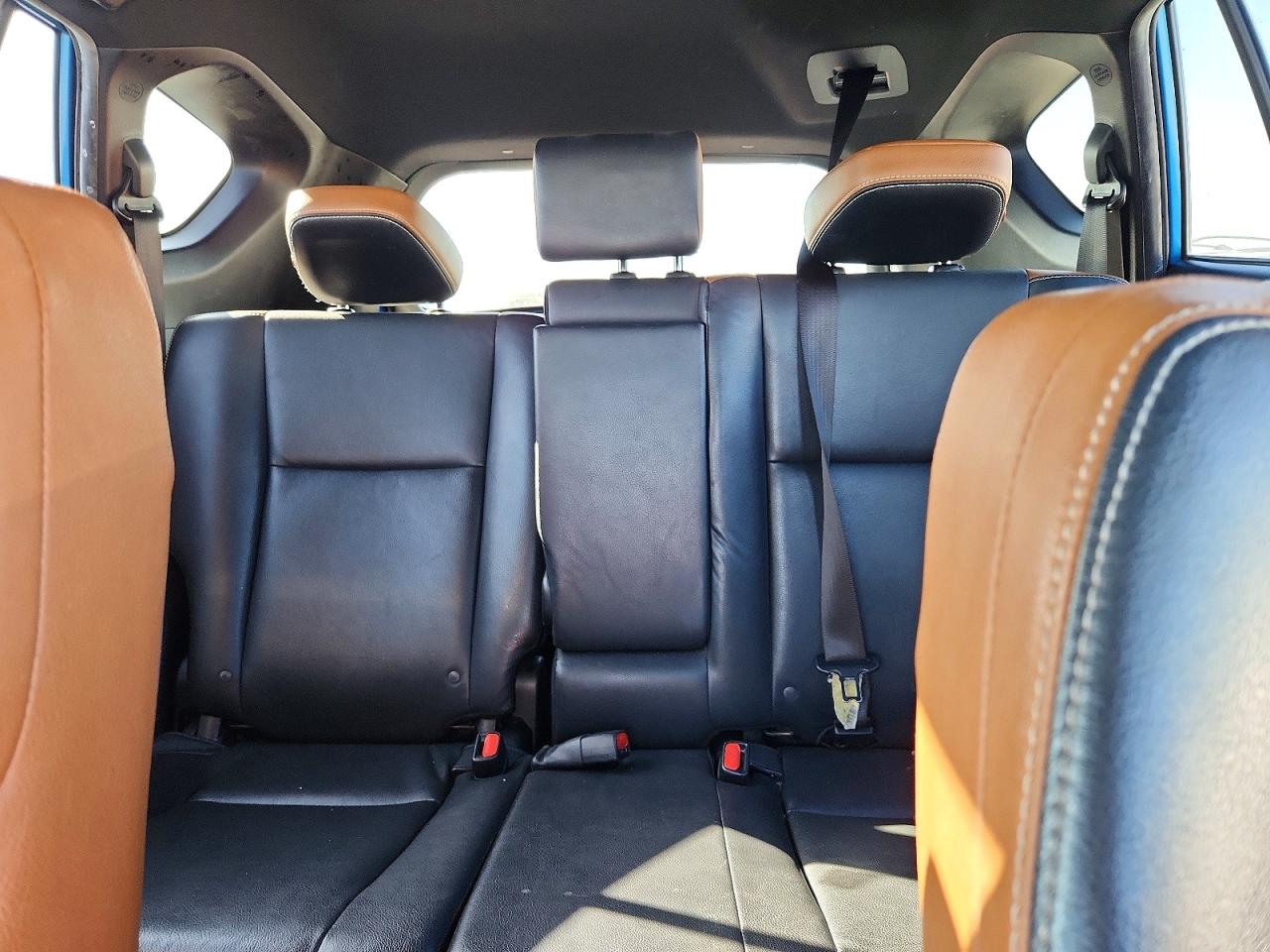 2017 TOYOTA RAV4 SE photo 10