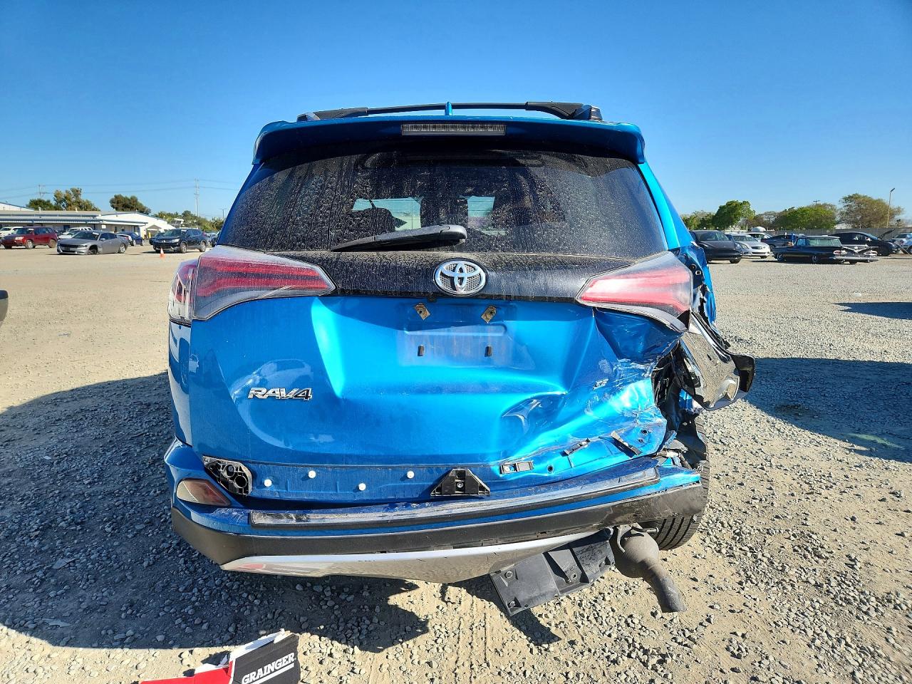 2017 TOYOTA RAV4 SE photo 6