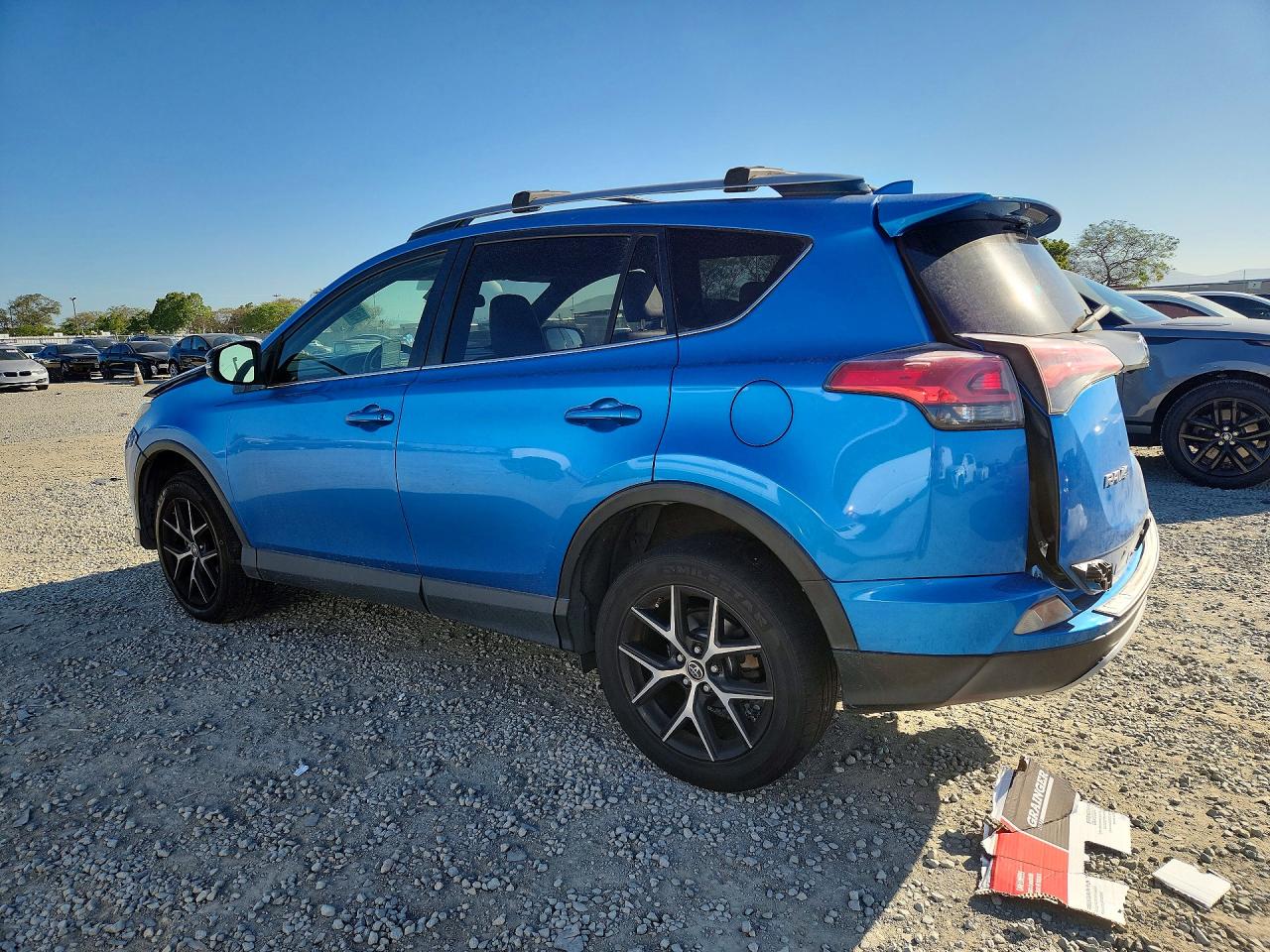 2017 TOYOTA RAV4 SE photo 2