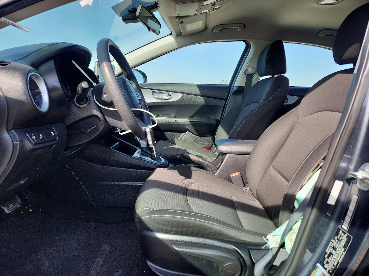 2023 KIA FORTE LXS photo 13