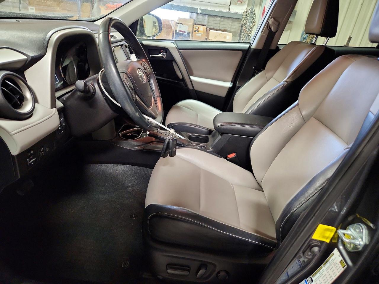 2017 TOYOTA RAV4 LIMITED photo 7