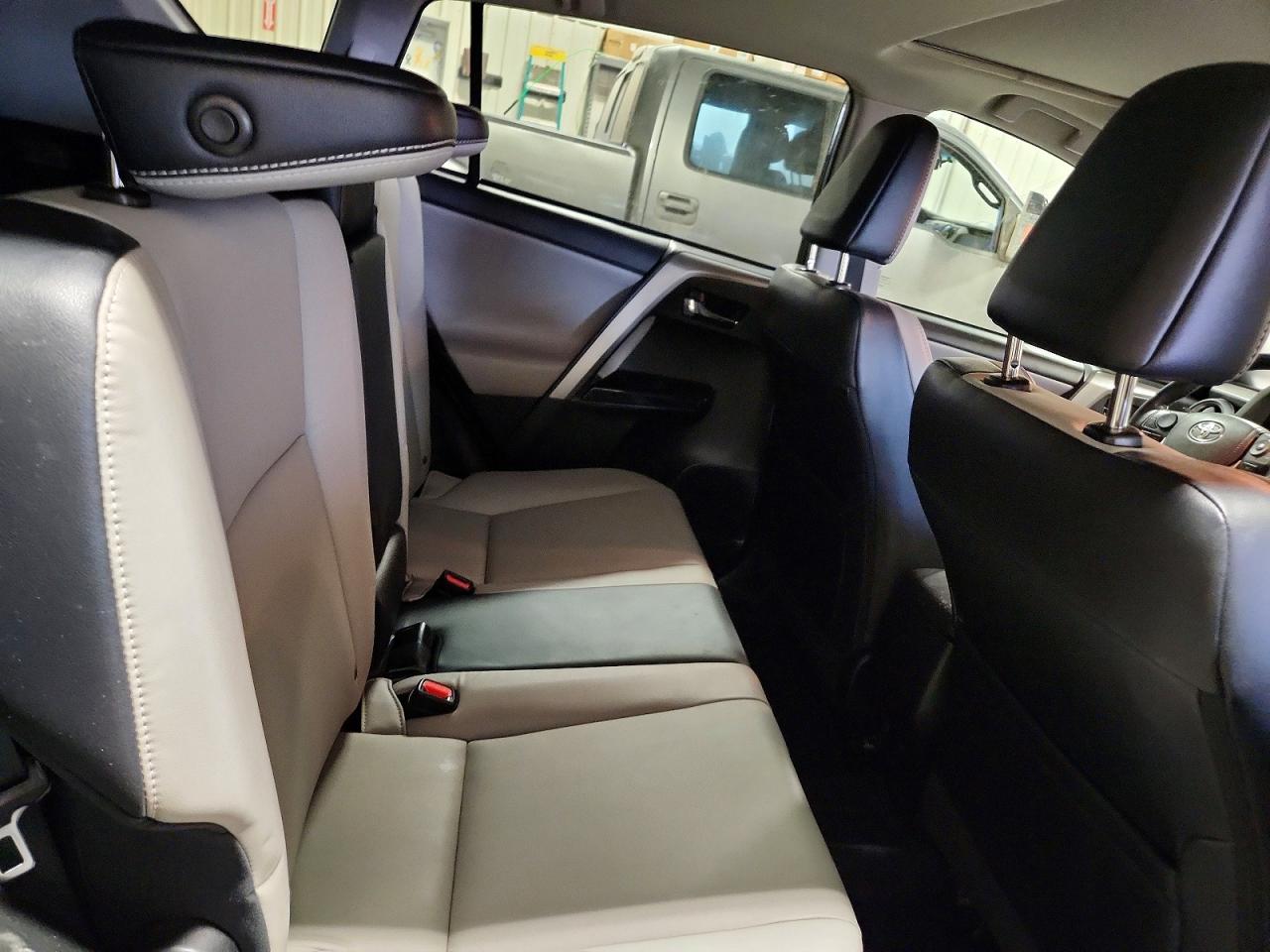 2017 TOYOTA RAV4 LIMITED photo 10
