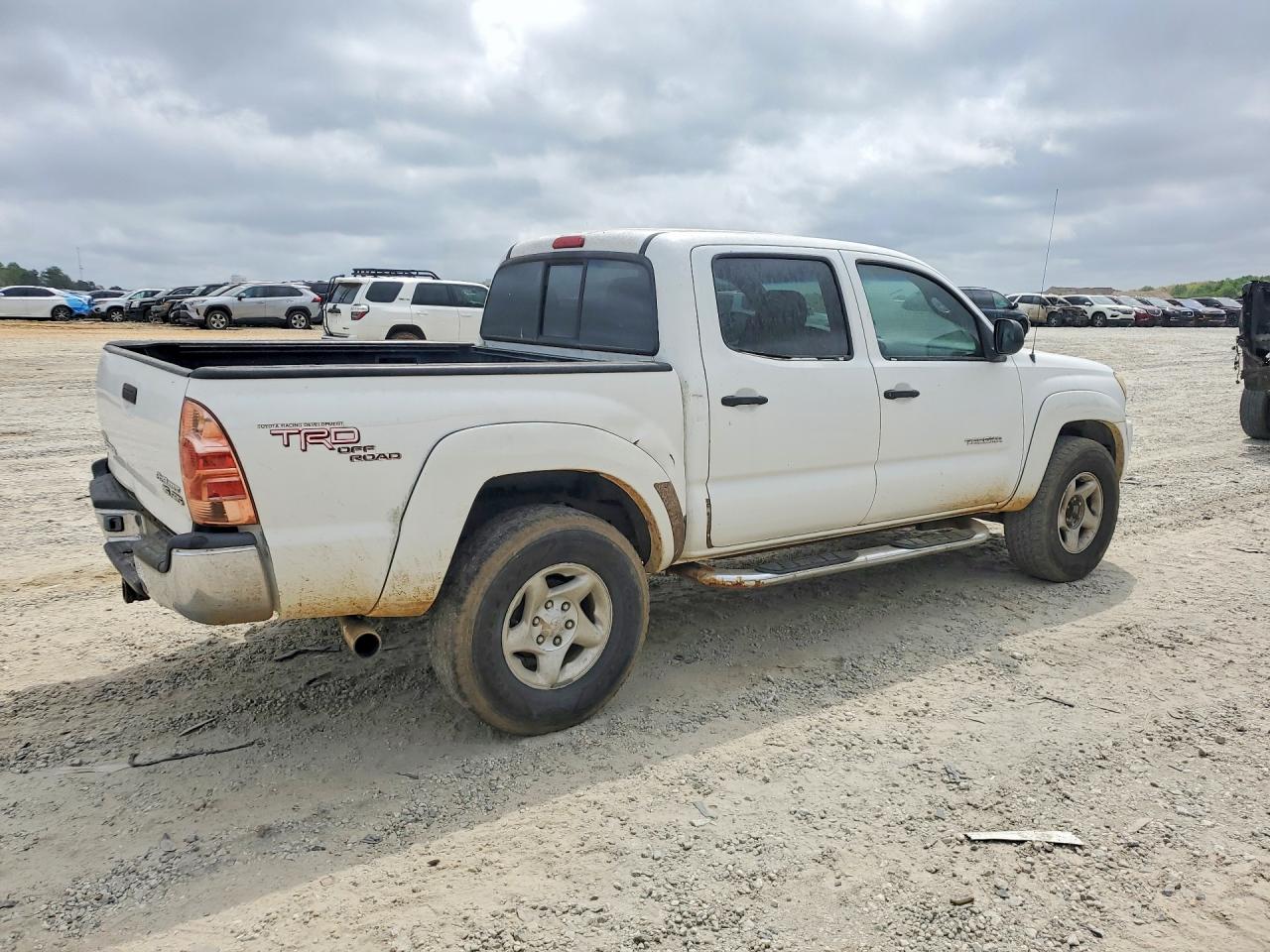 2006 TOYOTA TACOMA photo 5