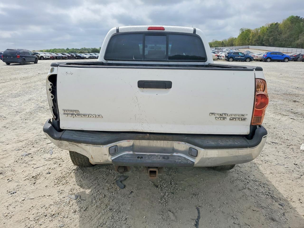 2006 TOYOTA TACOMA photo 11