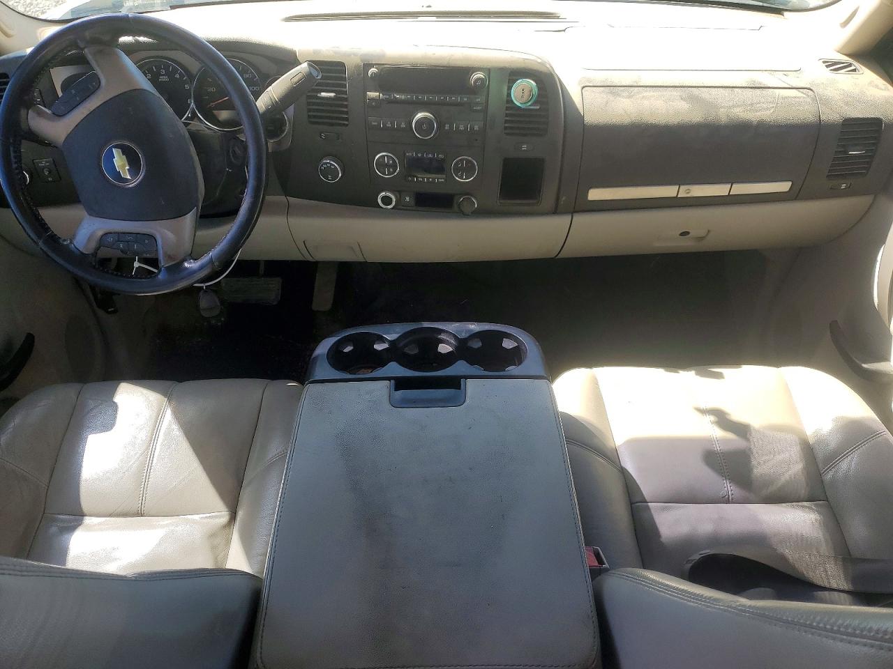 2010 CHEVROLET SILVERADO K1500 LT photo 8