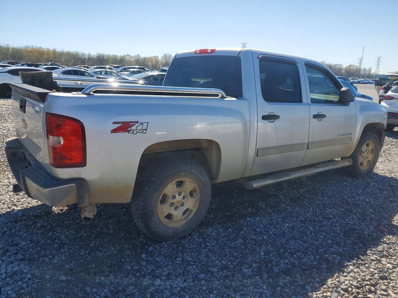 2010 CHEVROLET SILVERADO K1500 LT photo 3