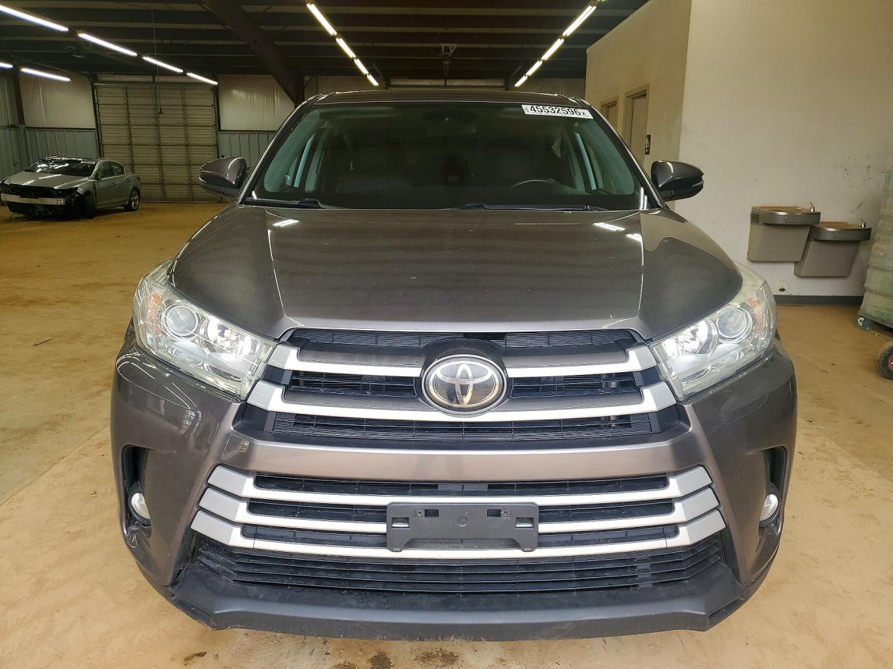 2018 TOYOTA HIGHLANDER LE PLUS photo 5
