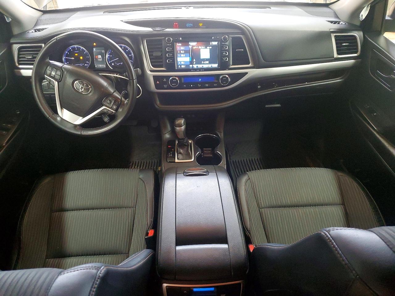 2018 TOYOTA HIGHLANDER LE PLUS photo 8