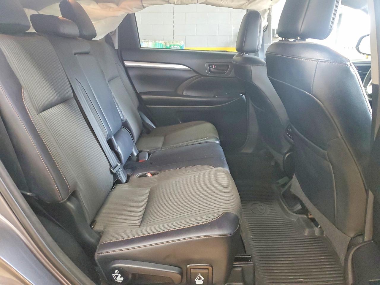 2018 TOYOTA HIGHLANDER LE PLUS photo 11