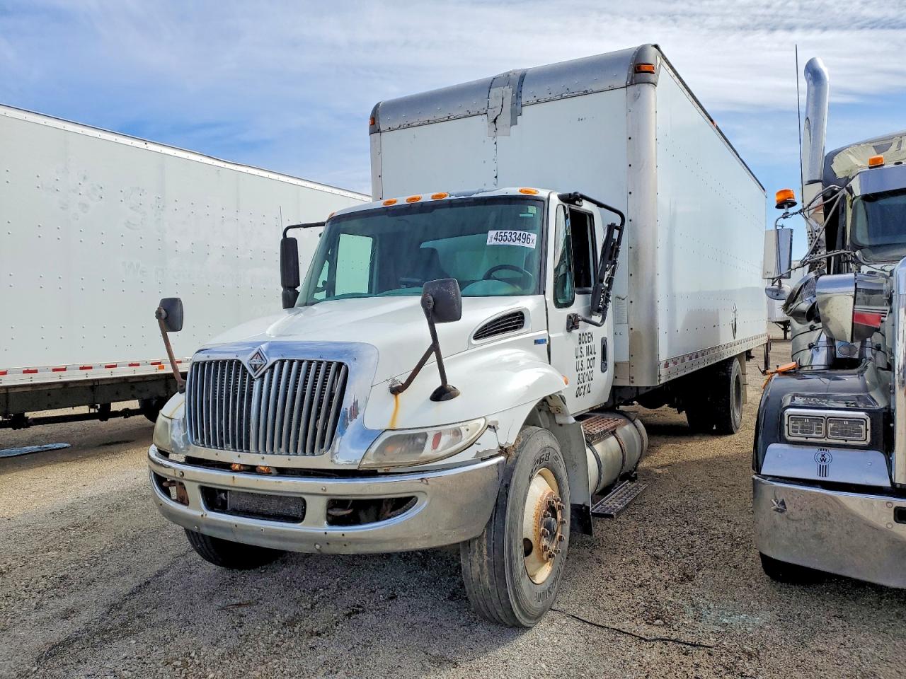 2010 INTERNATIONAL 4300 BOX TRUCK photo 3