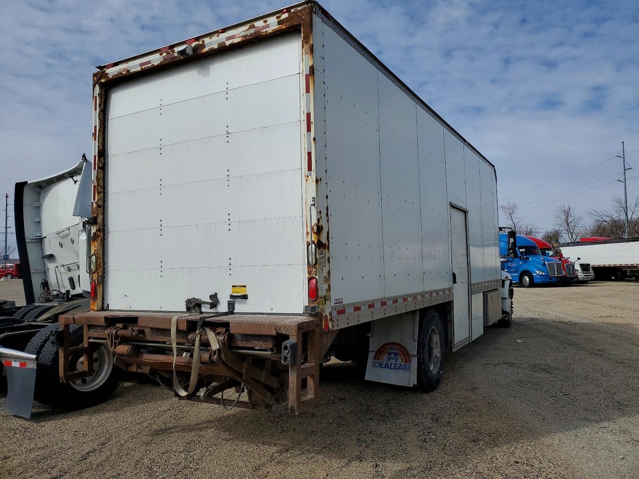 2010 INTERNATIONAL 4300 BOX TRUCK photo 7
