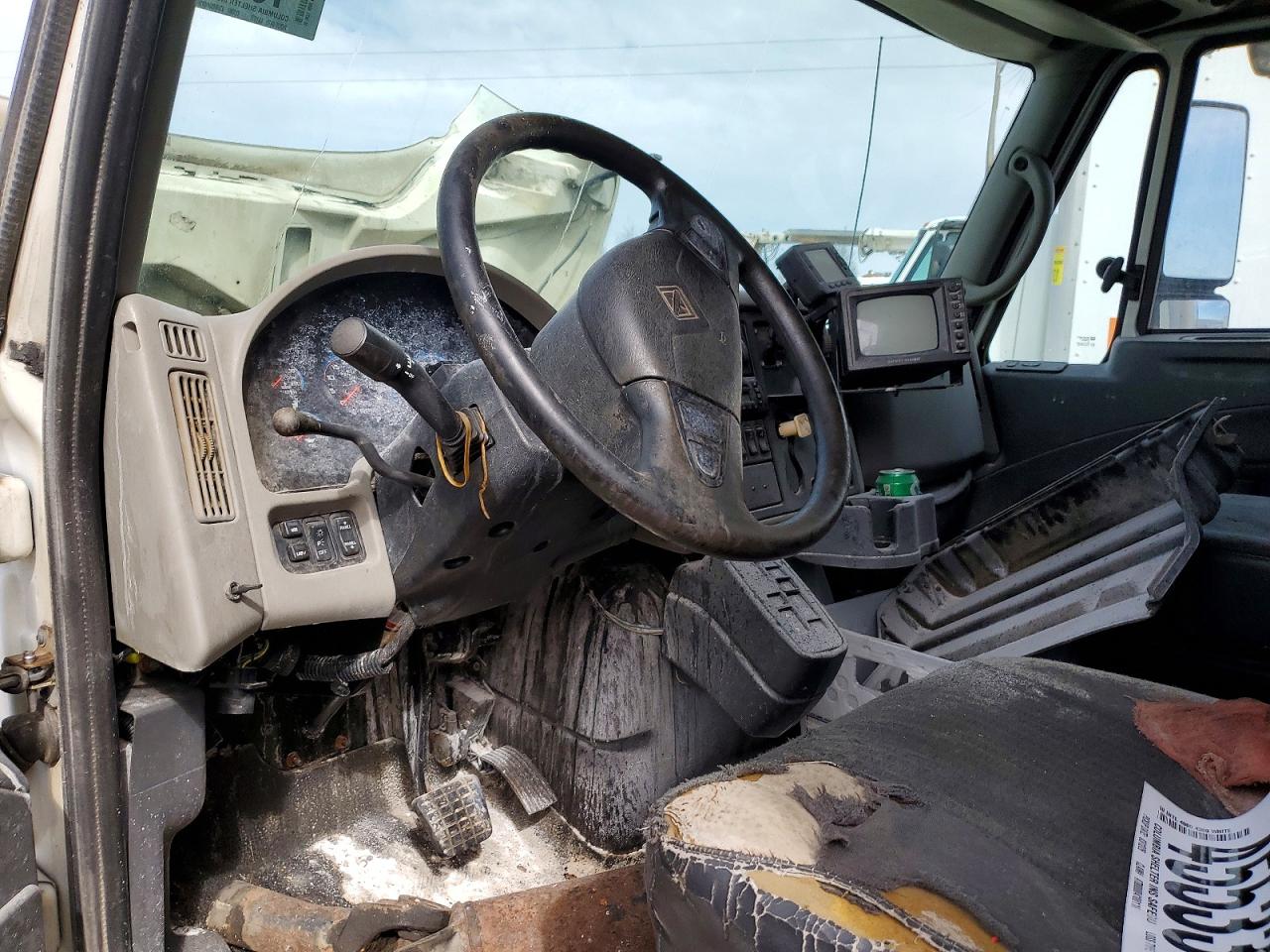 2010 INTERNATIONAL 4300 BOX TRUCK photo 9