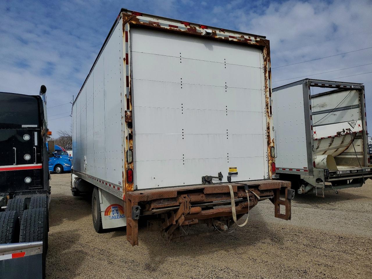 2010 INTERNATIONAL 4300 BOX TRUCK photo 5