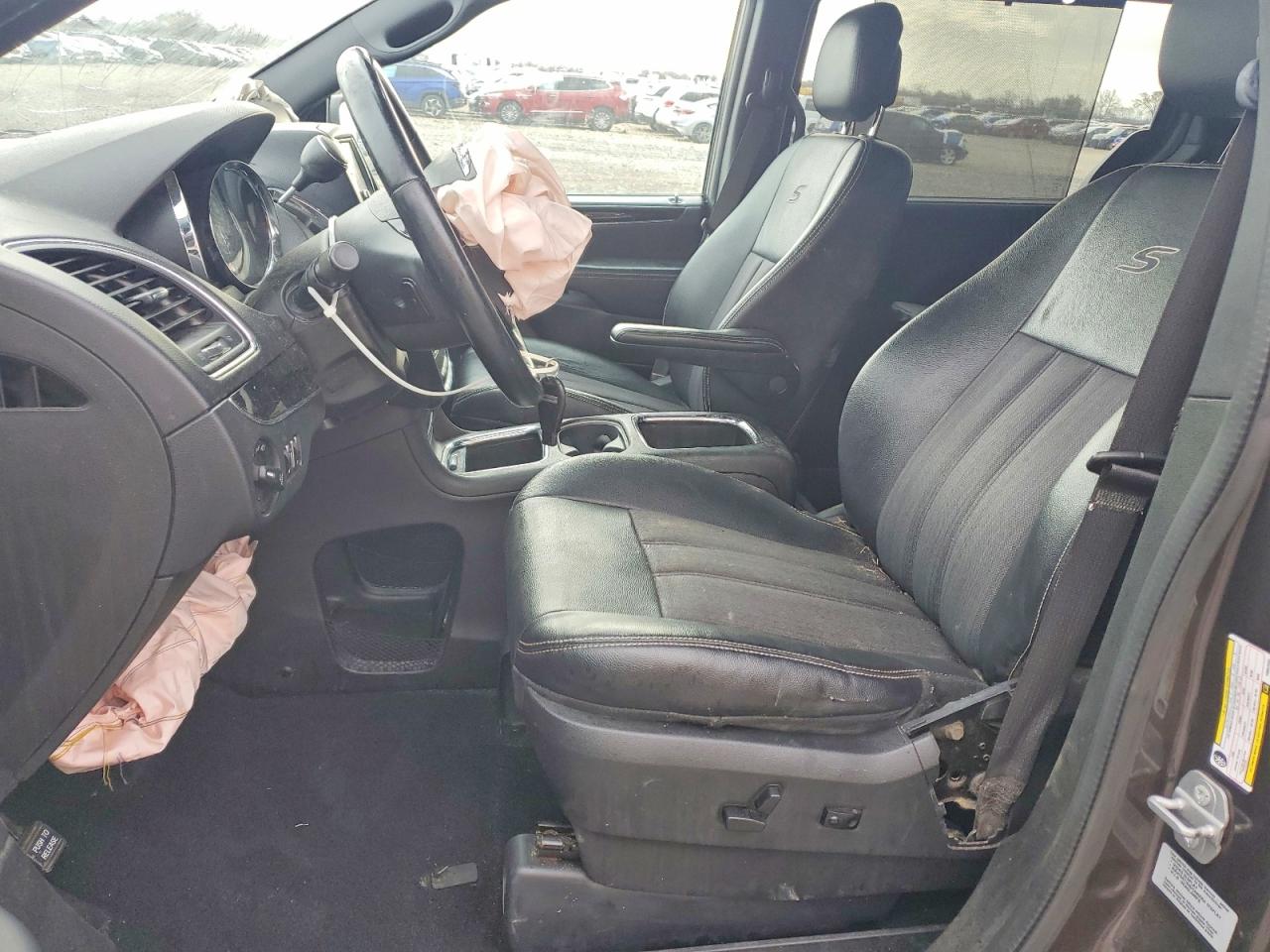 2015 CHRYSLER TOWN & COUNTRY S photo 19