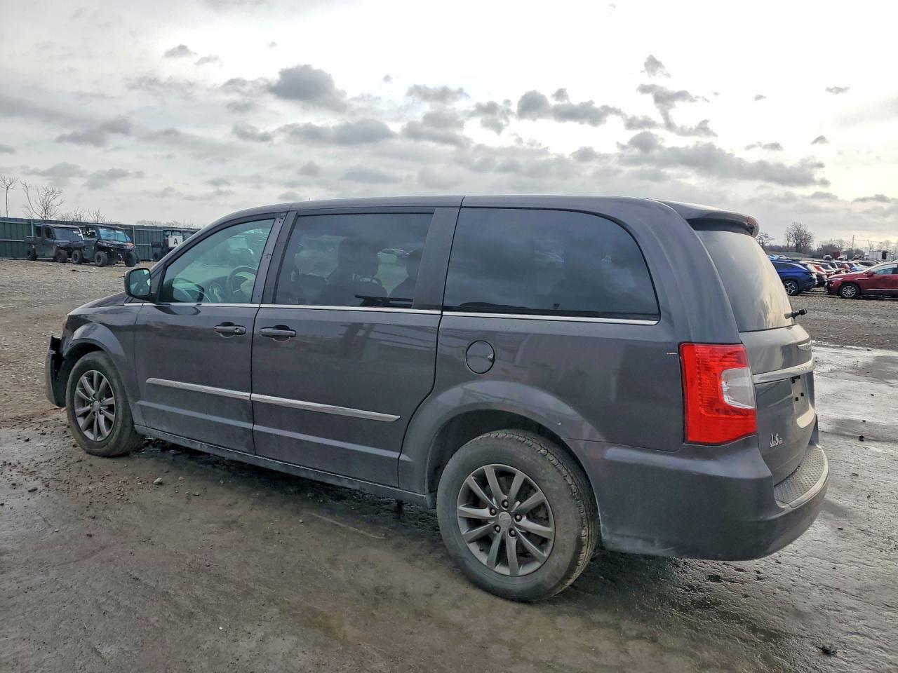 2015 CHRYSLER TOWN & COUNTRY S photo 4