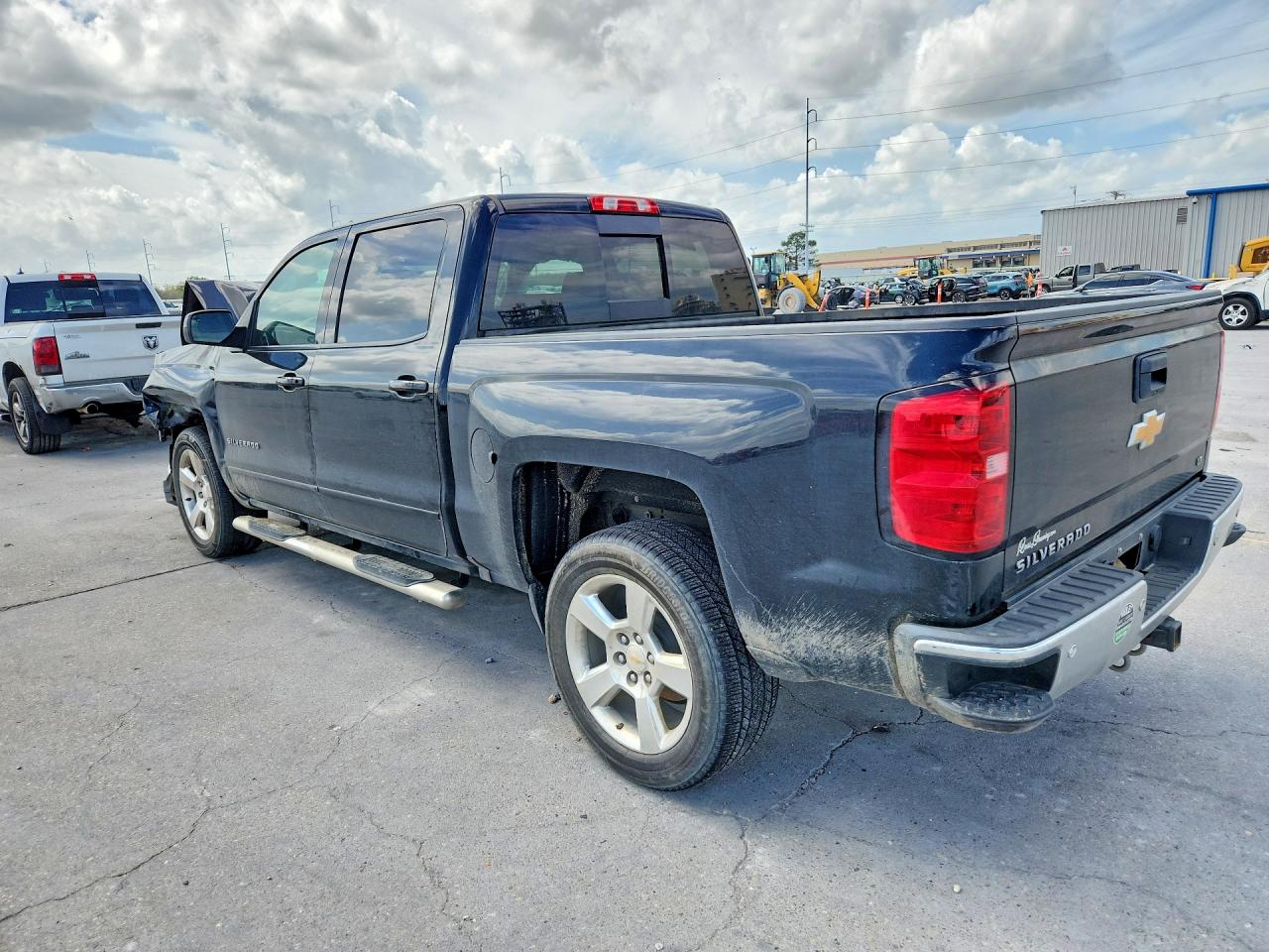 2016 CHEVROLET SILVERADO C1500 LT photo 2