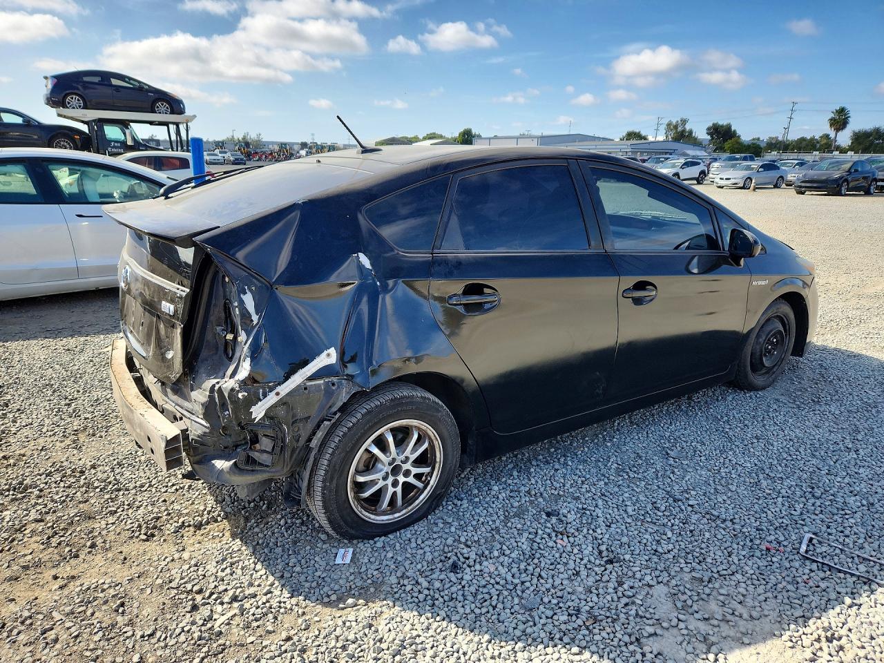 2011 TOYOTA PRIUS THREE photo 3
