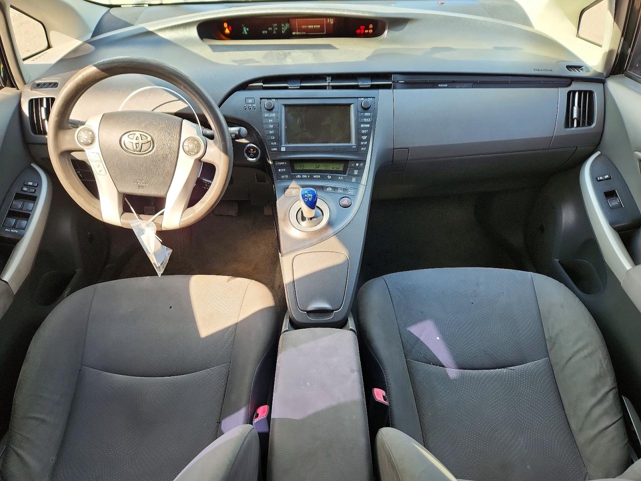 2011 TOYOTA PRIUS THREE photo 8