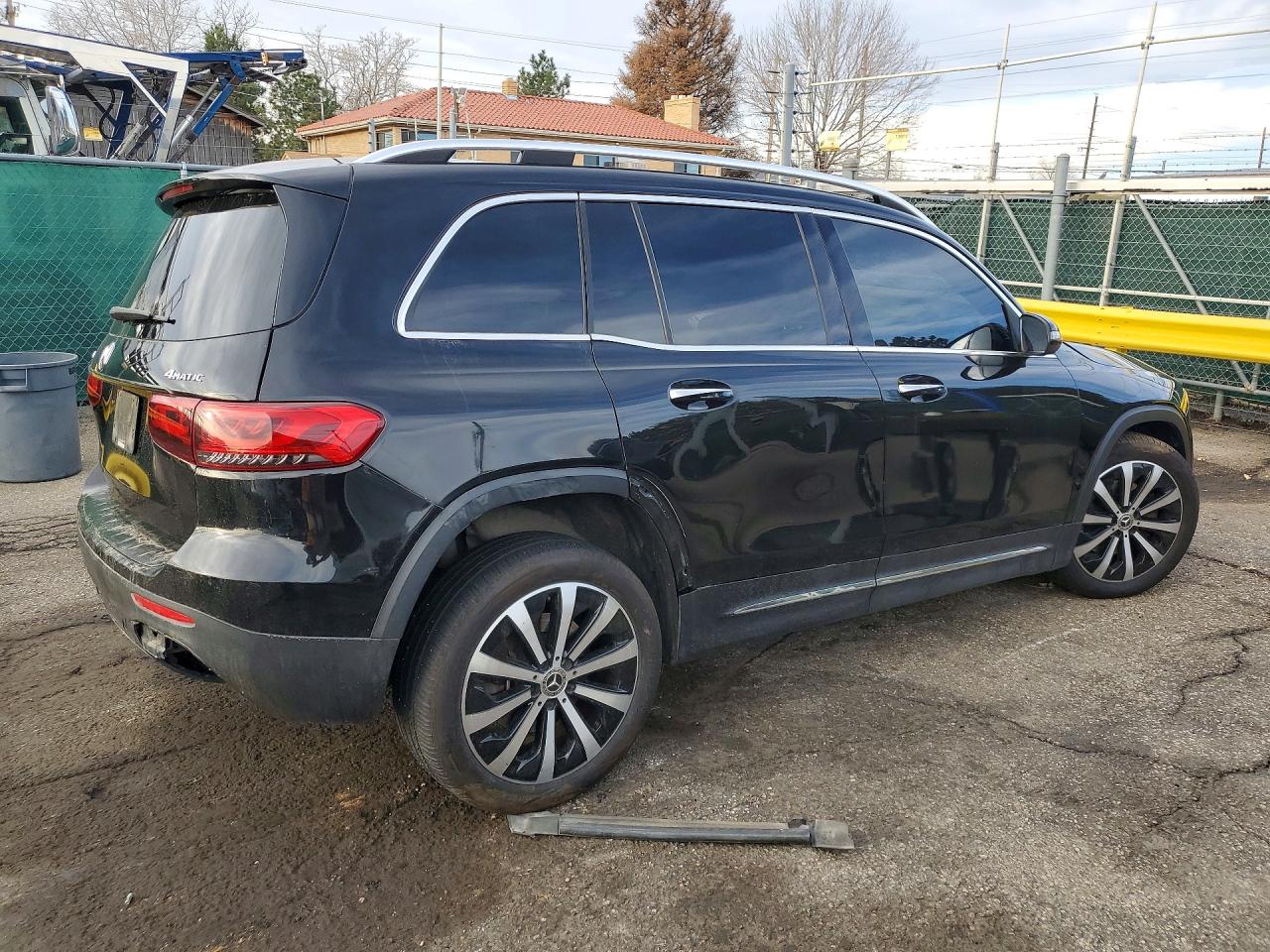 2021 MERCEDES-BENZ GLB 250 4MATIC photo 3