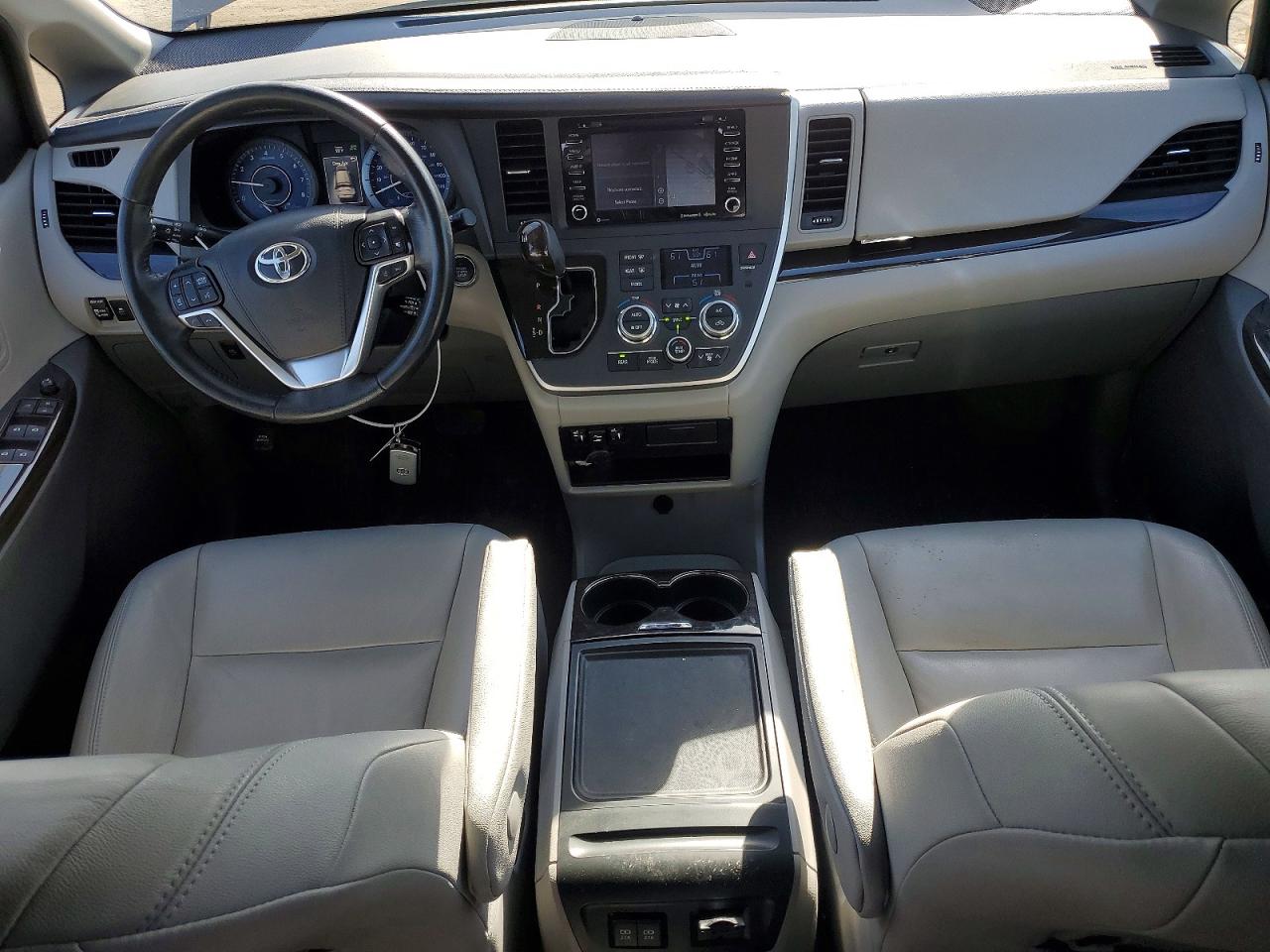2020 TOYOTA SIENNA XLE 8-PASSENGER photo 15
