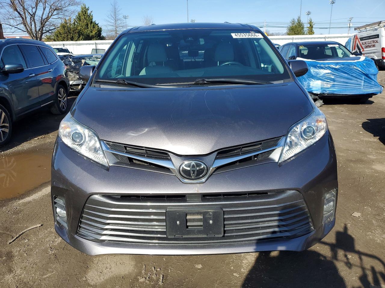 2020 TOYOTA SIENNA XLE 8-PASSENGER photo 9
