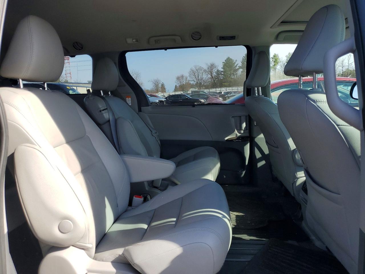 2020 TOYOTA SIENNA XLE 8-PASSENGER photo 21