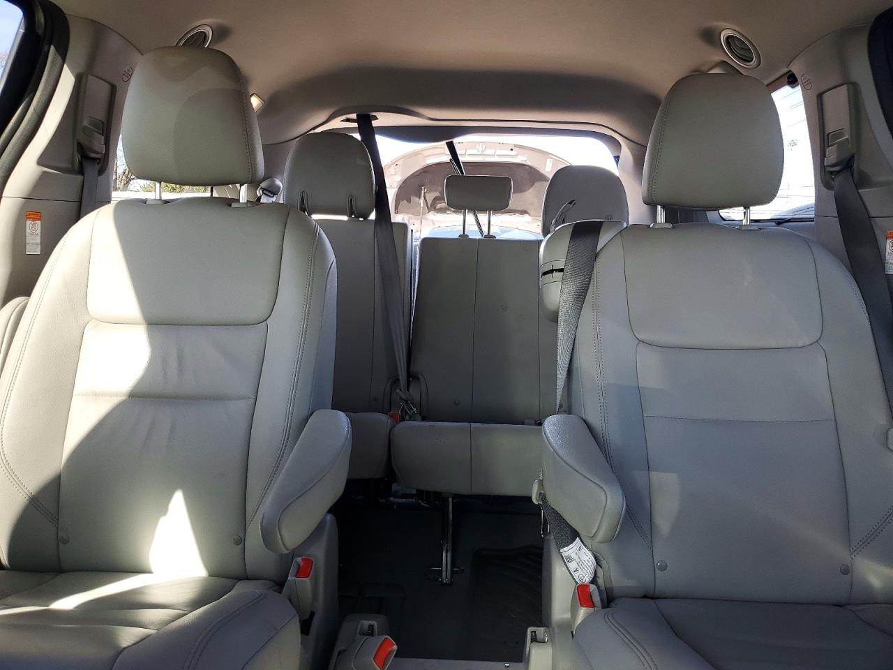 2020 TOYOTA SIENNA XLE 8-PASSENGER photo 19