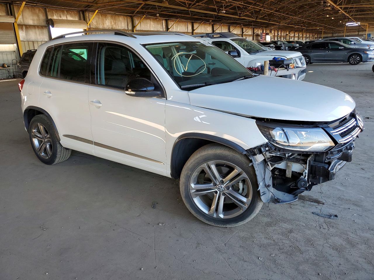 2017 VOLKSWAGEN TIGUAN SPORT photo 4