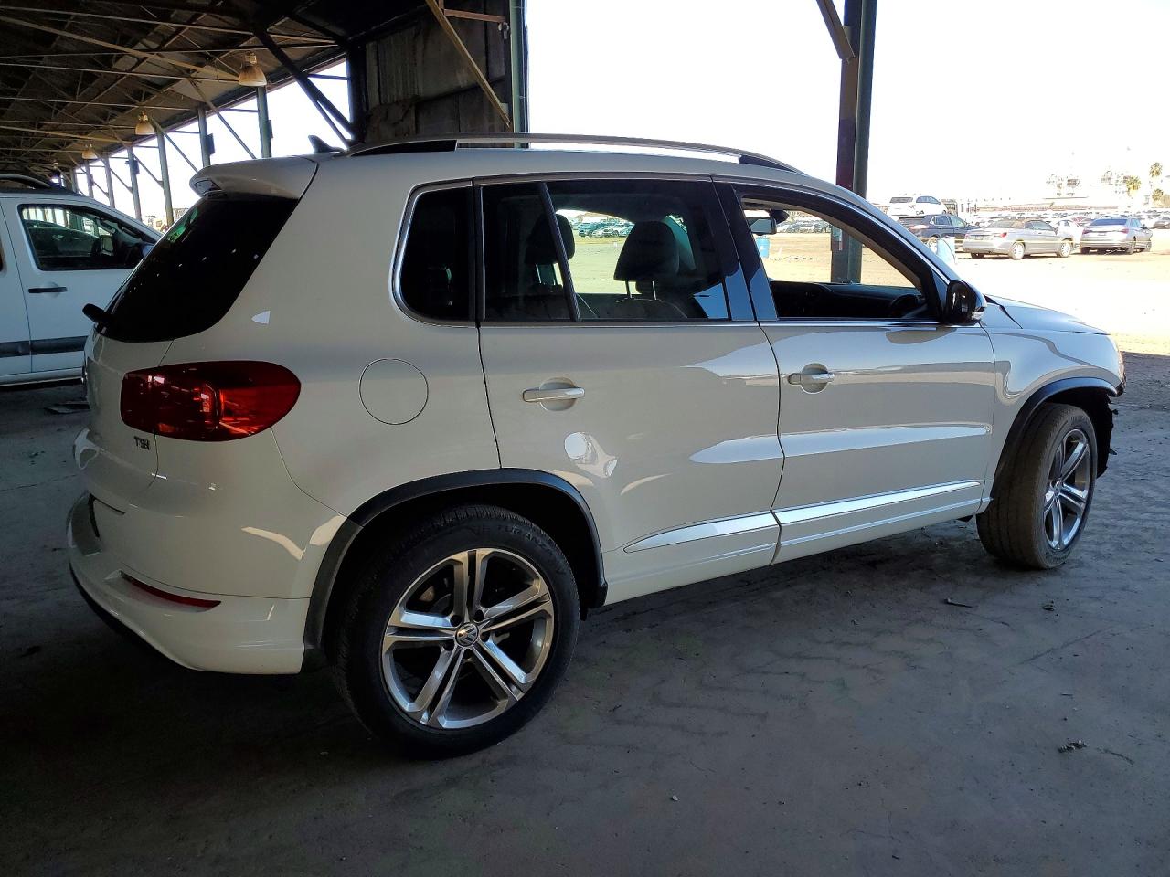 2017 VOLKSWAGEN TIGUAN SPORT photo 3