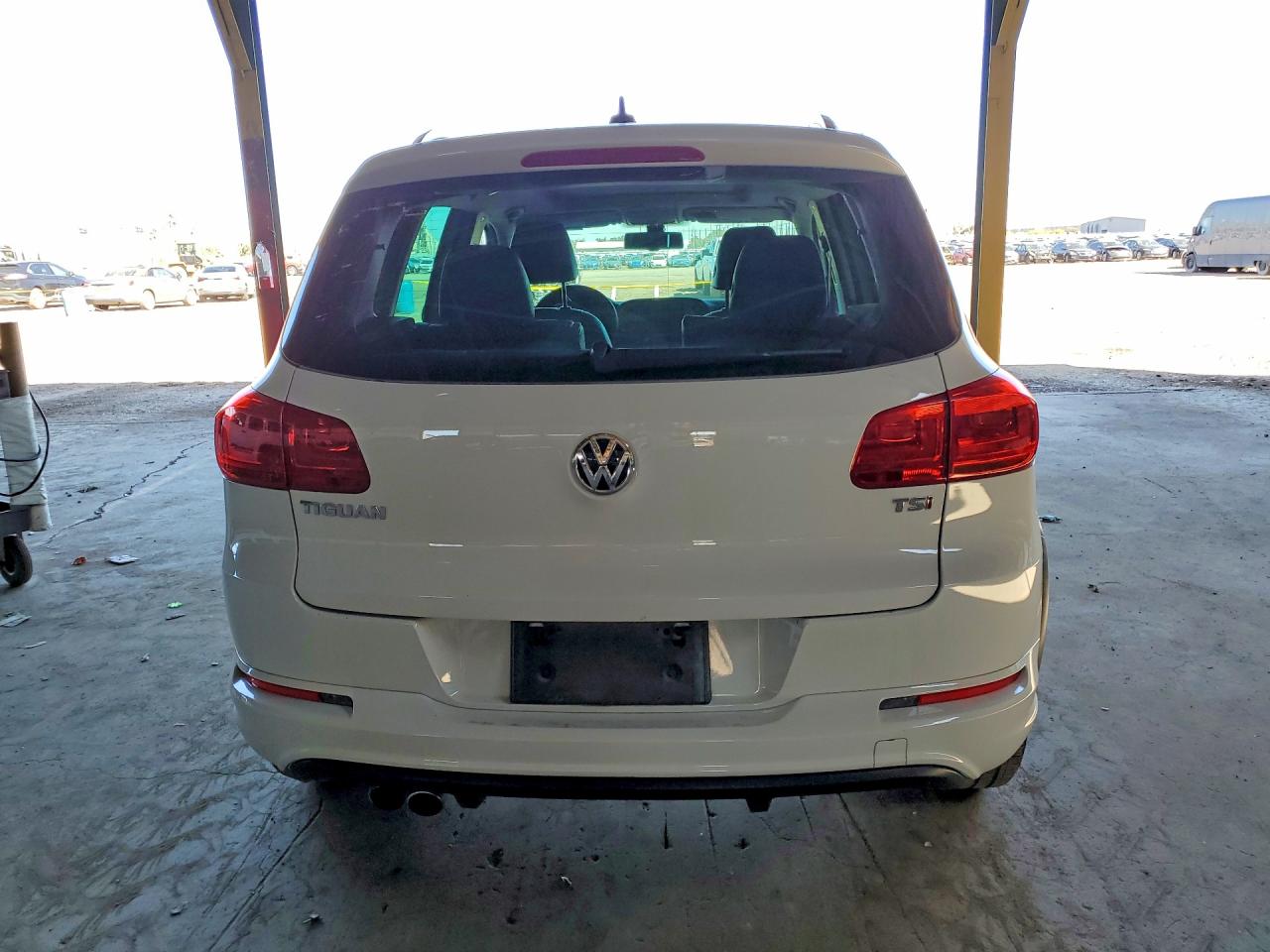 2017 VOLKSWAGEN TIGUAN SPORT photo 6